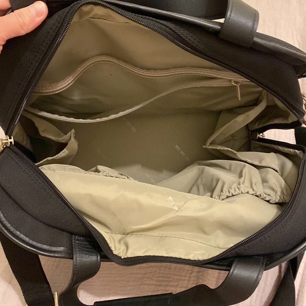 LaARK BLACK WEEKENDER BAG . Very good condition